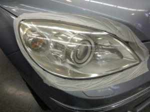 Before headlight polish_Mercedes-B200